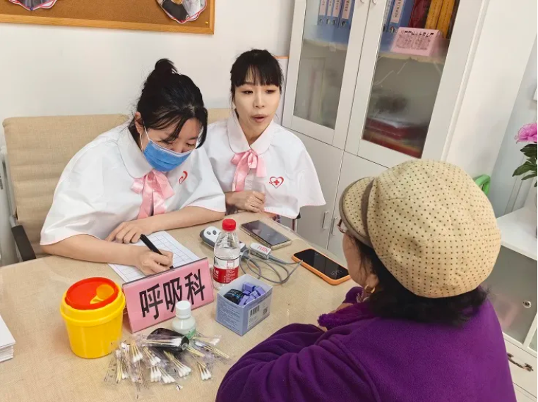  “暖陽(yáng)行”社區(qū)護(hù)理義診活動(dòng)