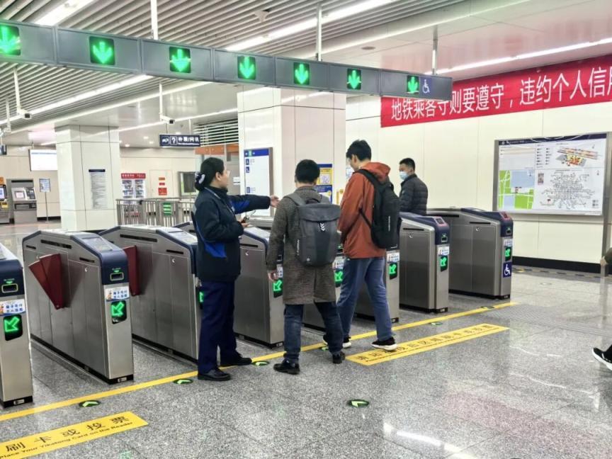 清明假期，北京地鐵大興機場線、19號線、燕房線加大運力投放