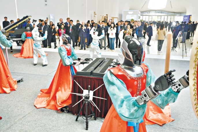 機器人樂隊的精彩表演為嘉賓帶來極具互動性的科技體驗。