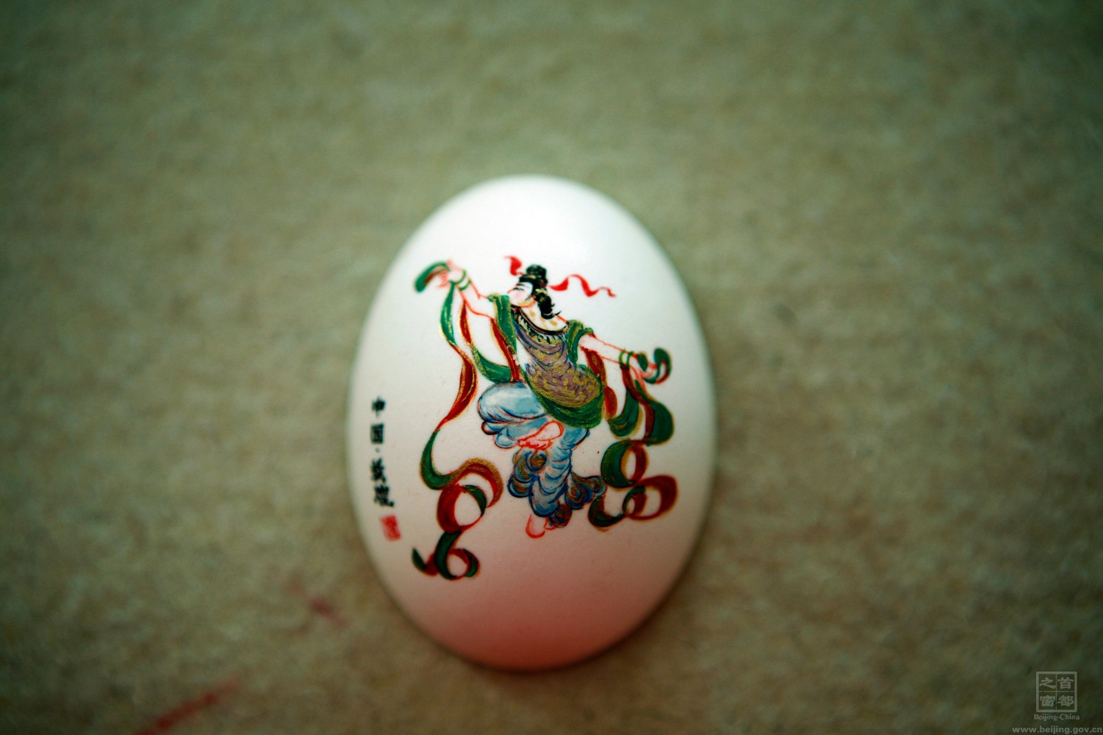 彩蛋來自民間，服務(wù)于大眾，原材料也簡單，非常容易被人們接受，可謂東西雖小，意義頗深，而且彩蛋可以保存100年品質(zhì)不變，適合收藏。.jpg