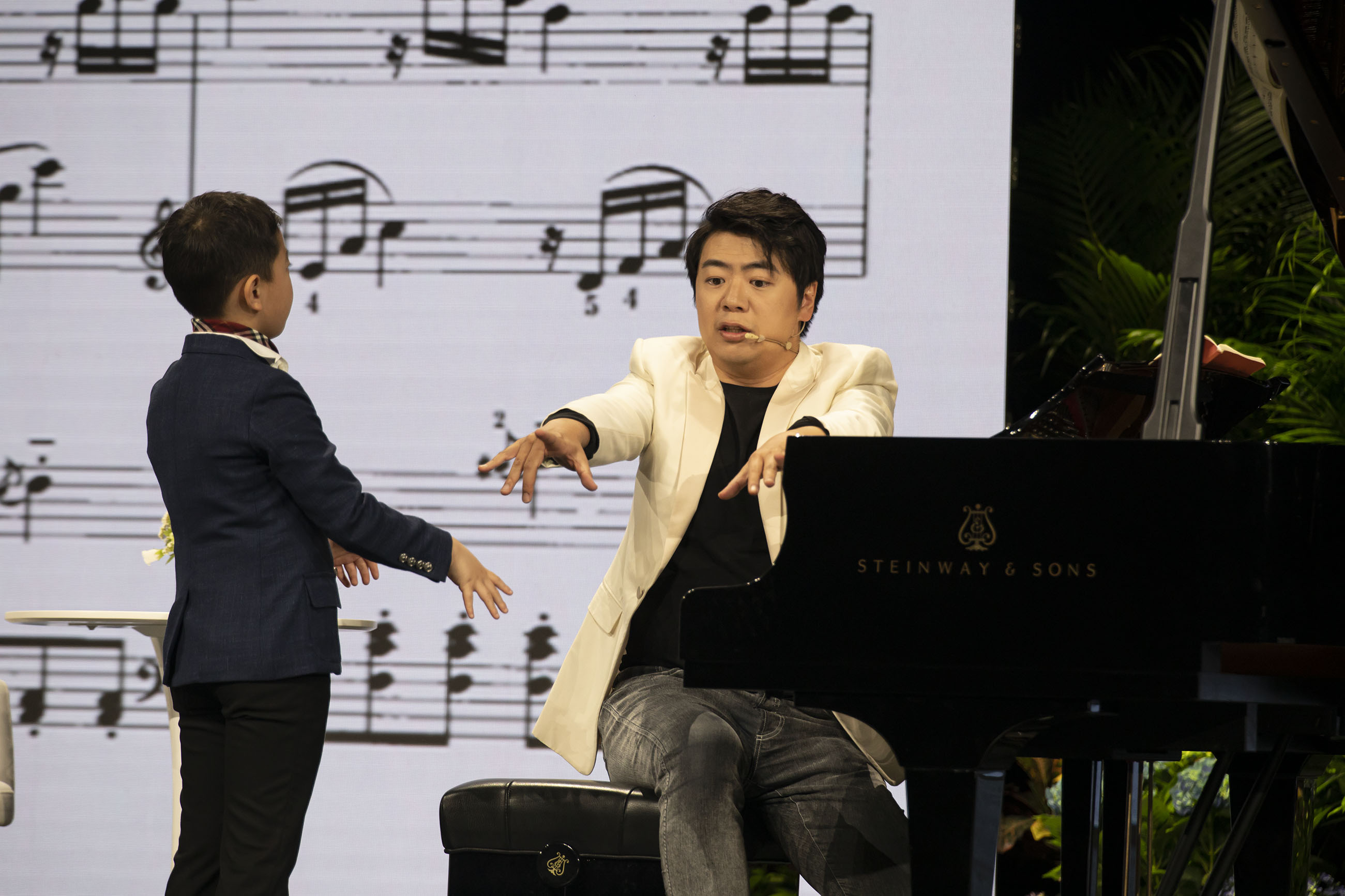 一對一為琴童“把脈問診”  郎朗大師課在臺湖舞美藝術(shù)中心再度開講