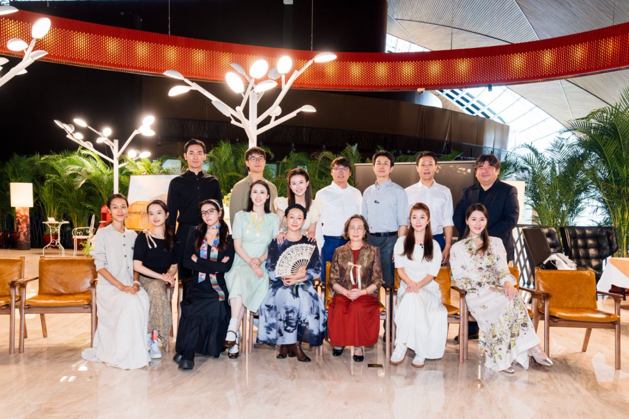 “賓利先生的舞會”暨國家大劇院制作話劇《傲慢與偏見》媒體見面會成功舉辦