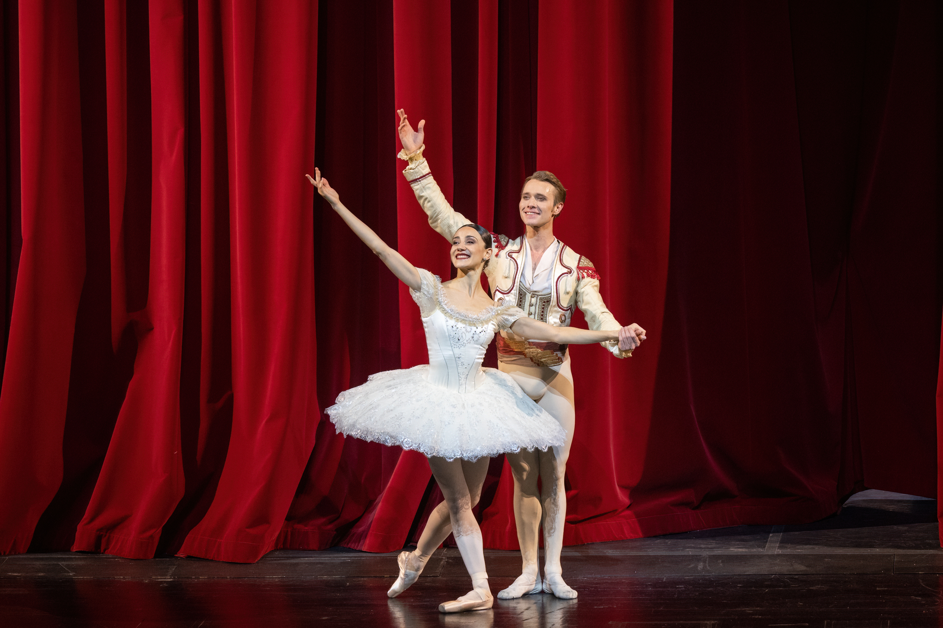 斯卡拉歌劇院芭蕾舞團(tuán)闊別七載重返大劇院  努版《堂·吉訶德》點(diǎn)燃激情之夜