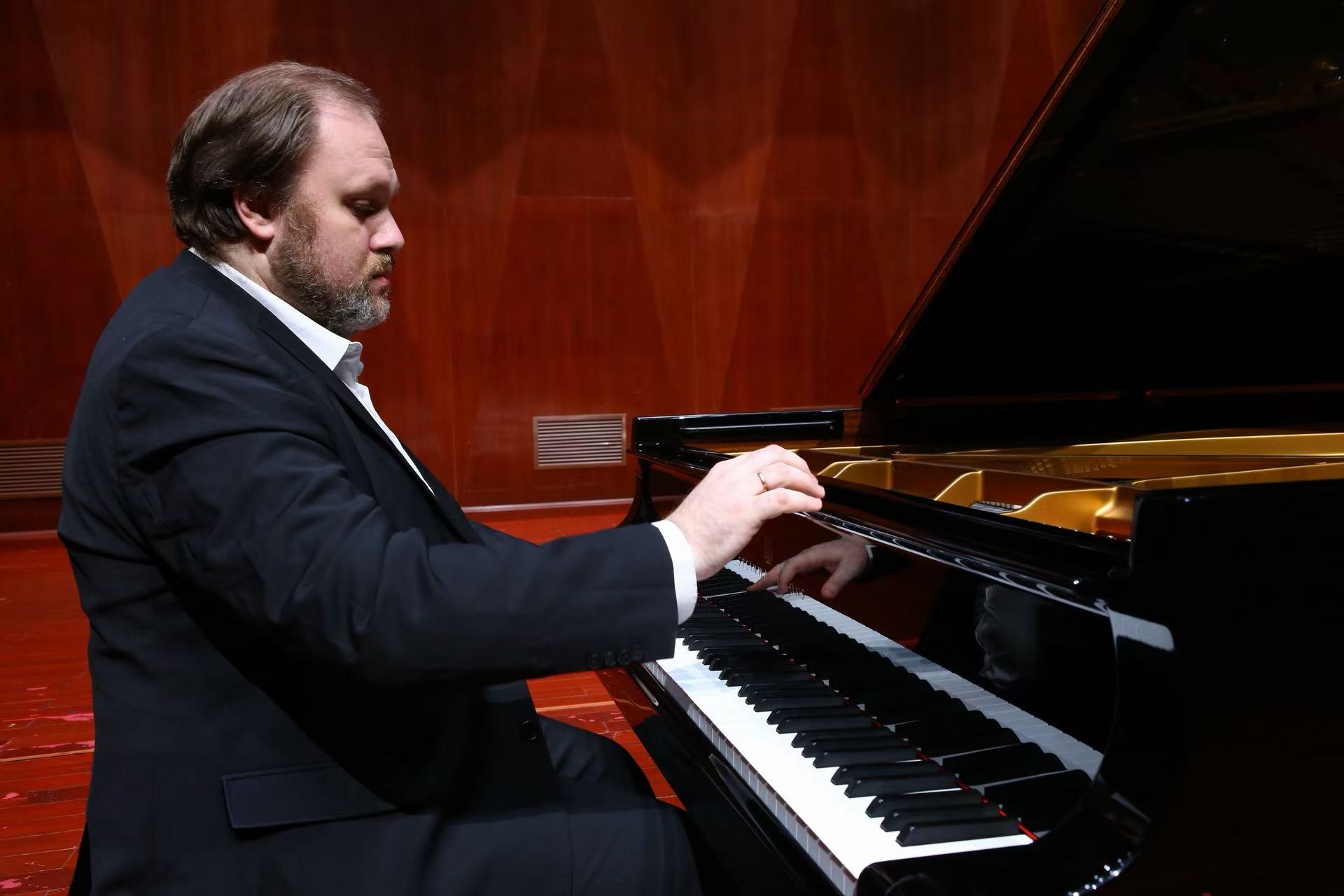 3天5場(chǎng) 切爾諾夫即將帶來(lái)斯克里亞賓鋼琴馬拉松