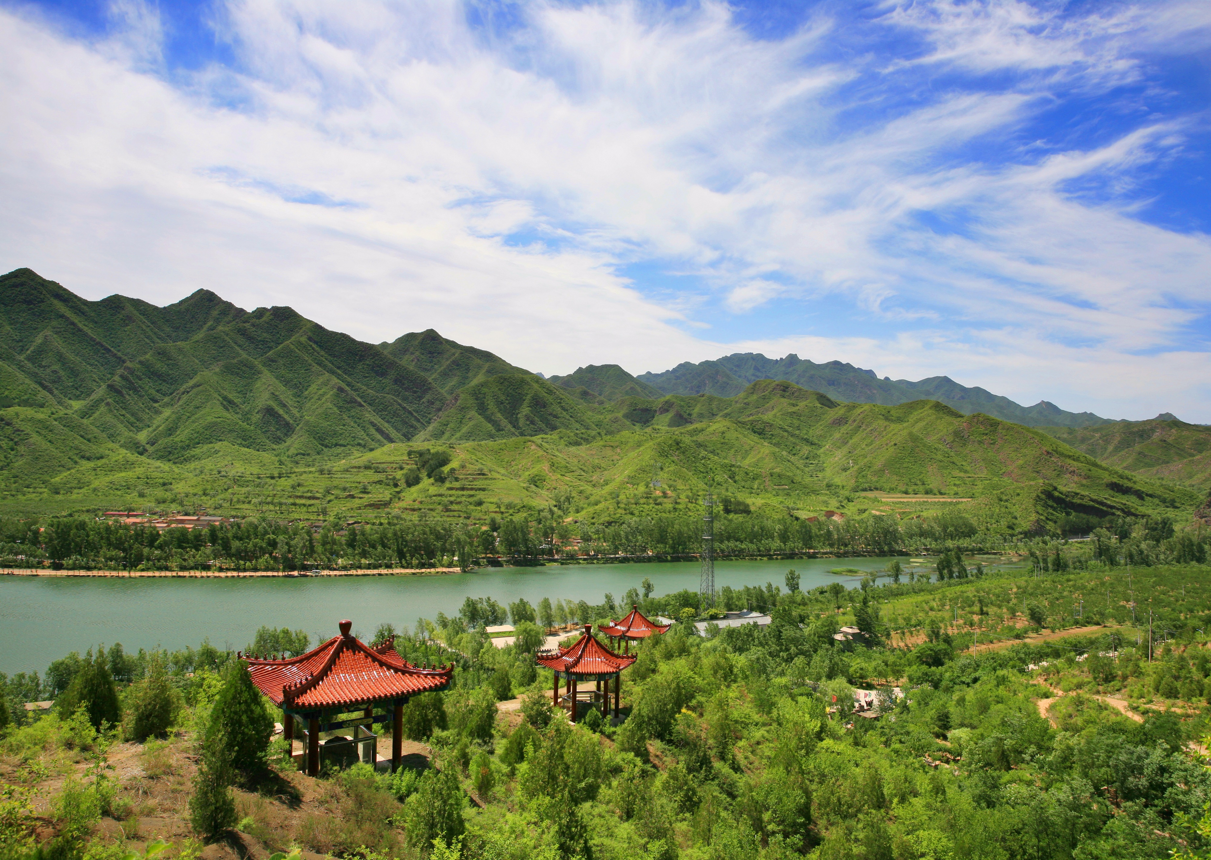 線(xiàn)路六硅化木保護(hù)亭