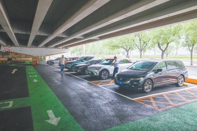 聯(lián)想橋橋下空間改造完成后功能布局更均衡合理。