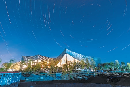 北京藝術(shù)中心星軌。