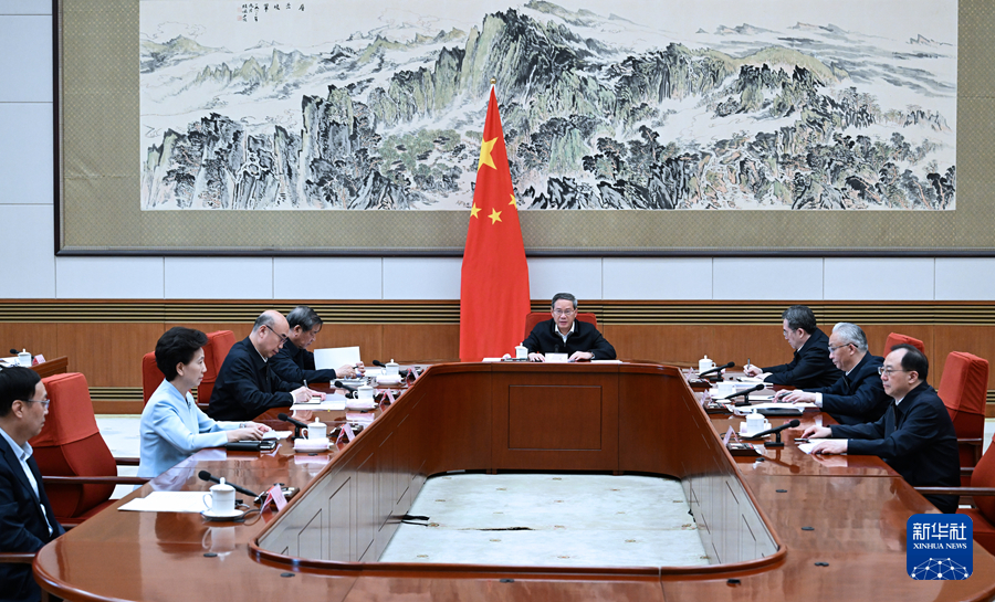 4月17日，國(guó)務(wù)院以“加強(qiáng)預(yù)期管理，協(xié)同推進(jìn)政策實(shí)施和預(yù)期引導(dǎo)”為主題，進(jìn)行第十三次專題學(xué)習(xí)。國(guó)務(wù)院總理李強(qiáng)主持學(xué)習(xí)。